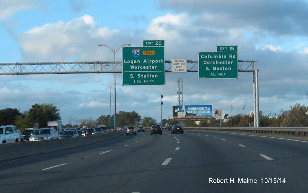 Image of new overhead sign gantry with advance signs for Exits 15 and 20 on I-93 North in Boston