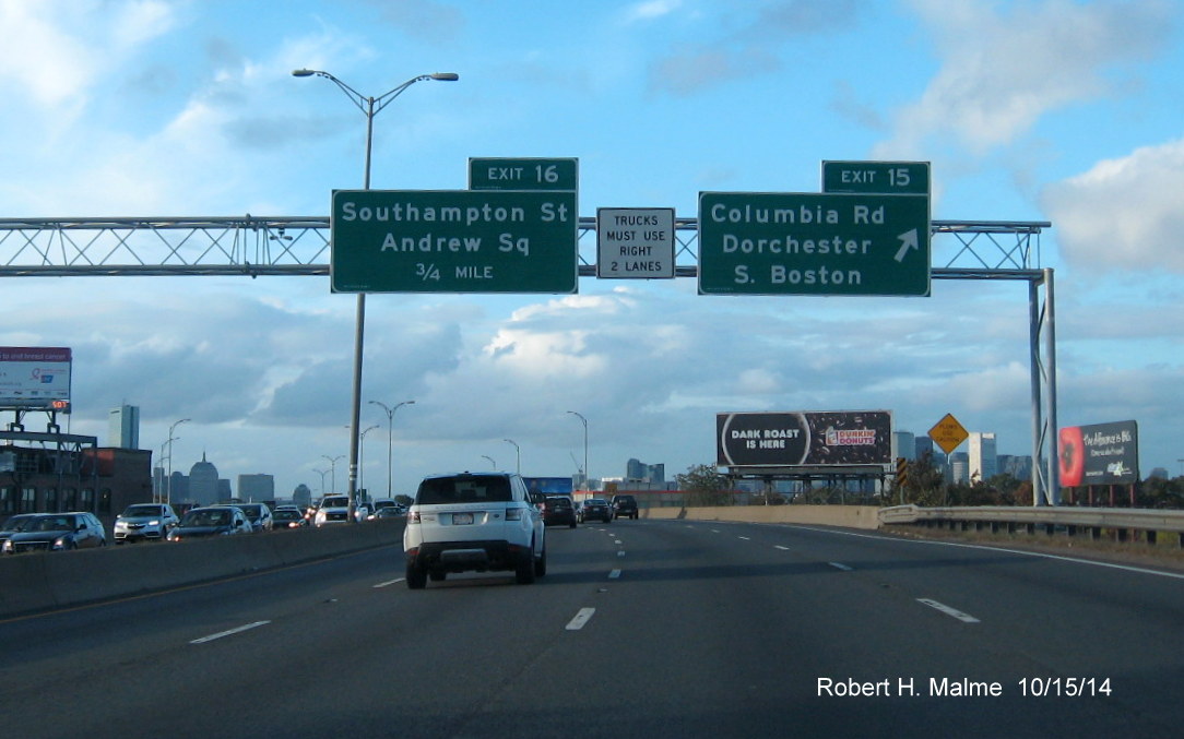 Image of new overhead gantry with signs for Exits 15 and 16 on I-93 North in Boston