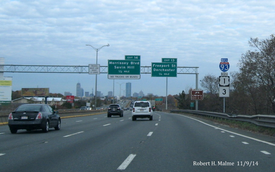 Newly installed reassurance markers on I-93 North after Neponset Circle onramp