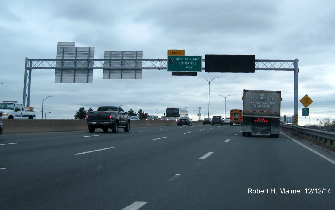 Image of new overhead support with HOV Lane advisory sign and VMS panel on I-93 South in Boston