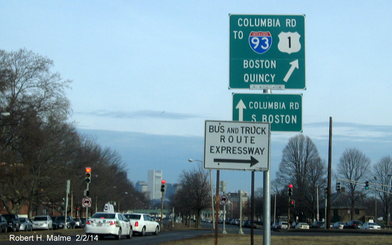 Image of new I-93 guide sign at ramp from JFK/UMass T Station to Columbia Rd in S Boston in Feb. 2014