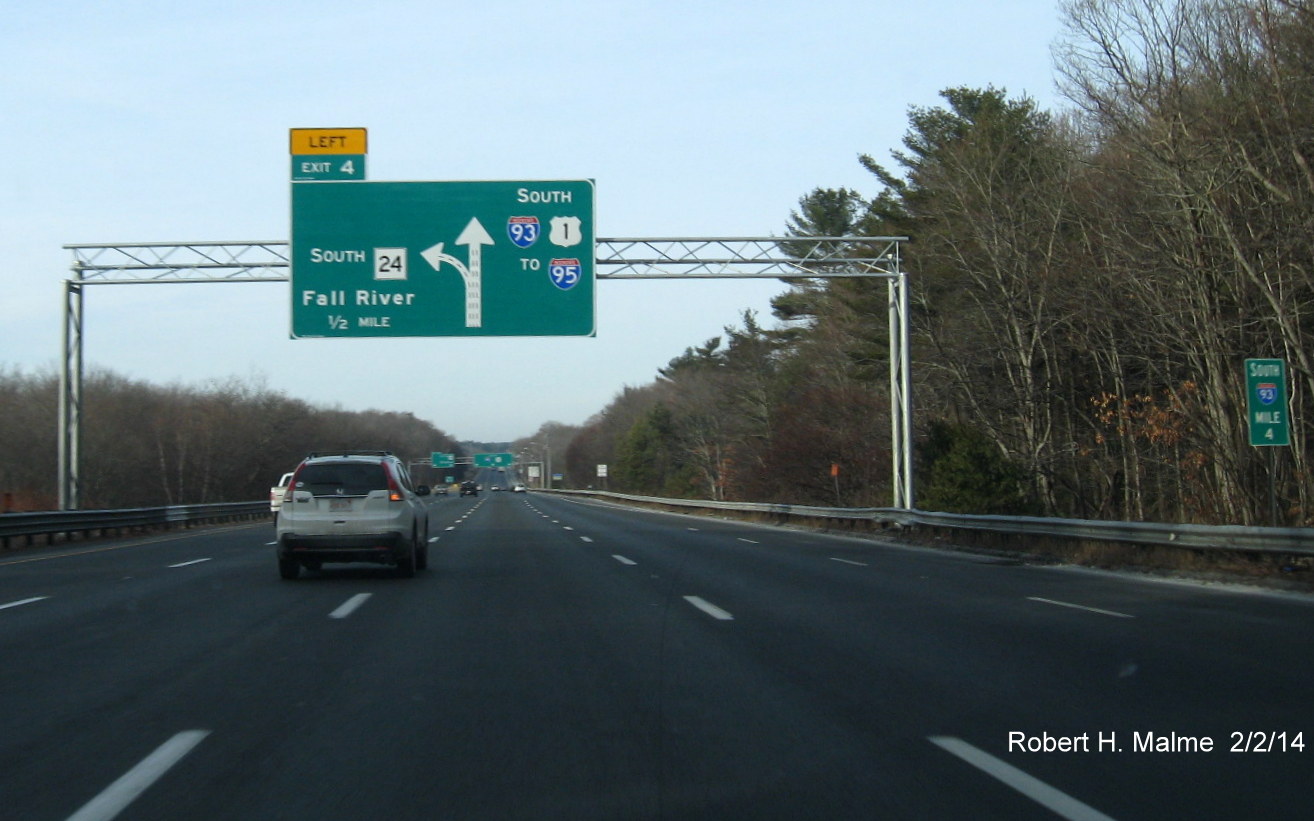 Image of newly installed 1/2 mile diagrammatic sign for MA 24 on I-93 South in Randolph