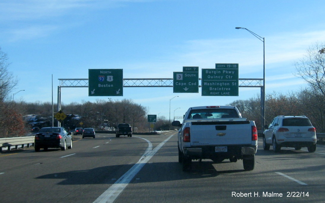 Image of final set of new overhead exit signs at the MA 3 interchange on I-93 North in Braintree