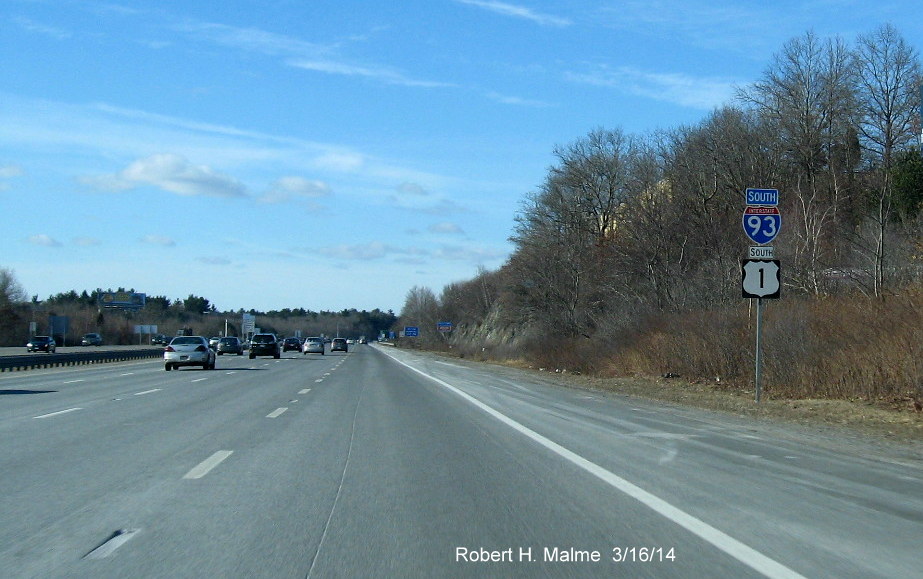 Image of new South I-93/US 1 reassurance marker beyond Exit 6 on-ramp in Braintree