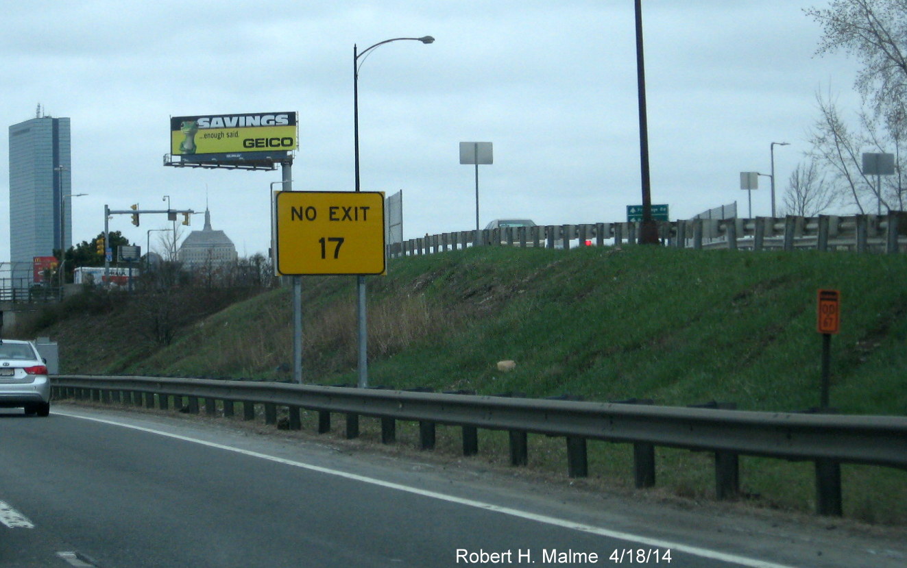 image of newly placed No Exit Sign on I-93 NB after Southhampton St Exit in Bostonay