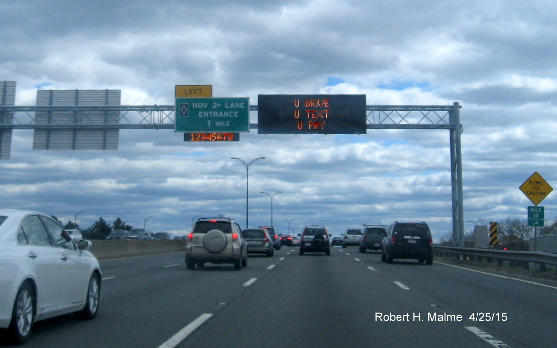 Image of new VMS signs approaching HOV lanes on I-93 South in Boston