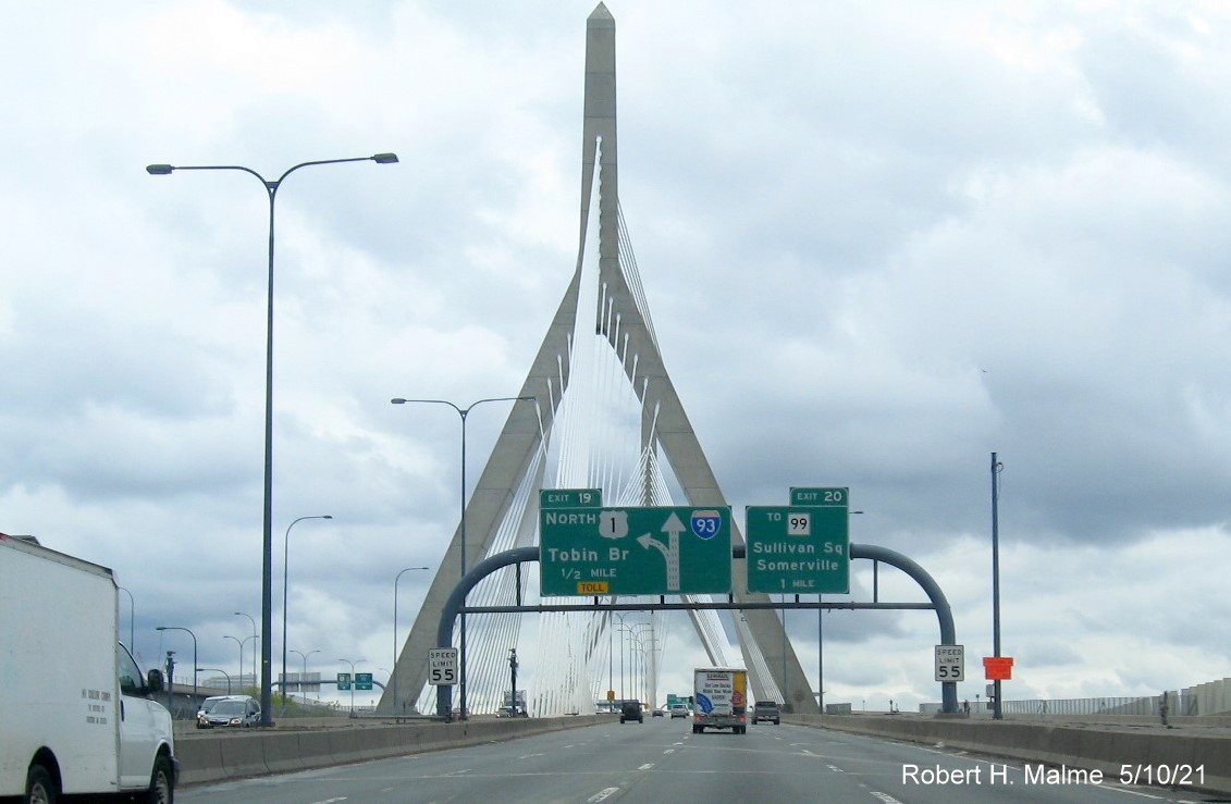 Image of 1/2 mile advance sign for US 1/Tobin Bridge exit with new milepost based exit number on I-93 North in Boston, May 2021