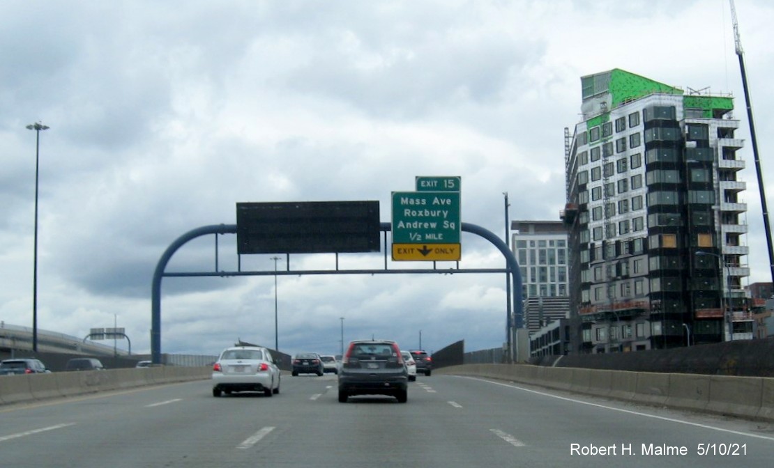 Image of 1/2 mile advance sign for Mass Ave exit with new milepost based exit number on I-93 South in Boston, May 2021
