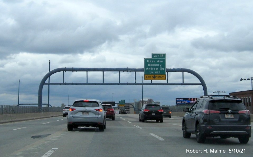 Image of 1/4 mile advance sign for Mass Ave exit with new milepost based exit number on I-93 South in Boston, May 2021