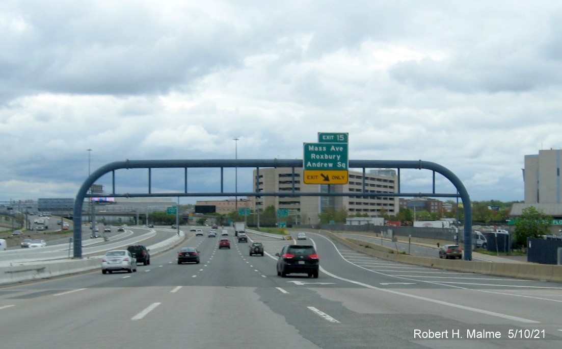 Image of overhead ramp sign for Mass Ave exit with new milepost based exit number on I-93 South in Boston, May 2021