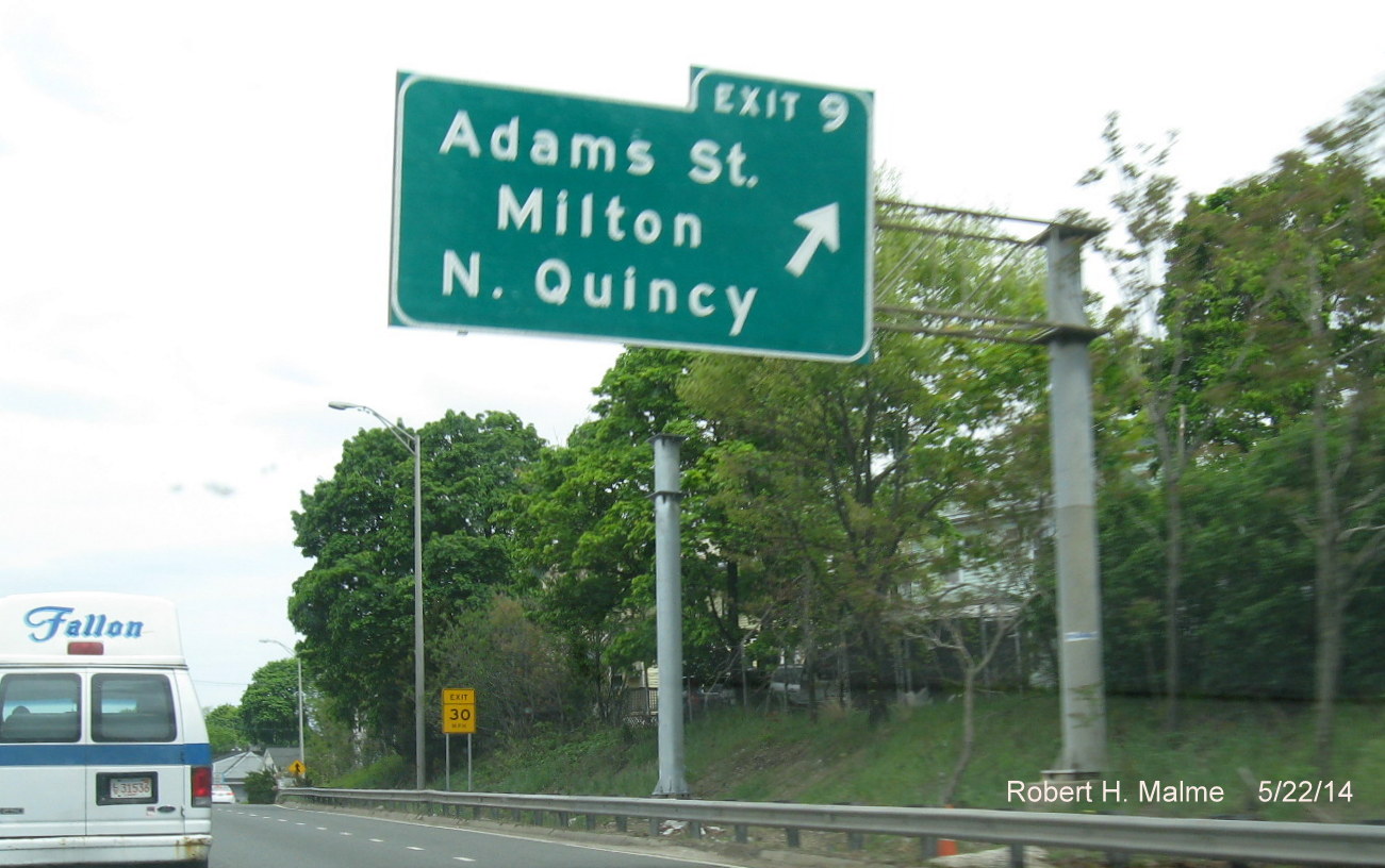 Image of support post for future off-ramp sign for Exit 9 on i-93 North in Milton