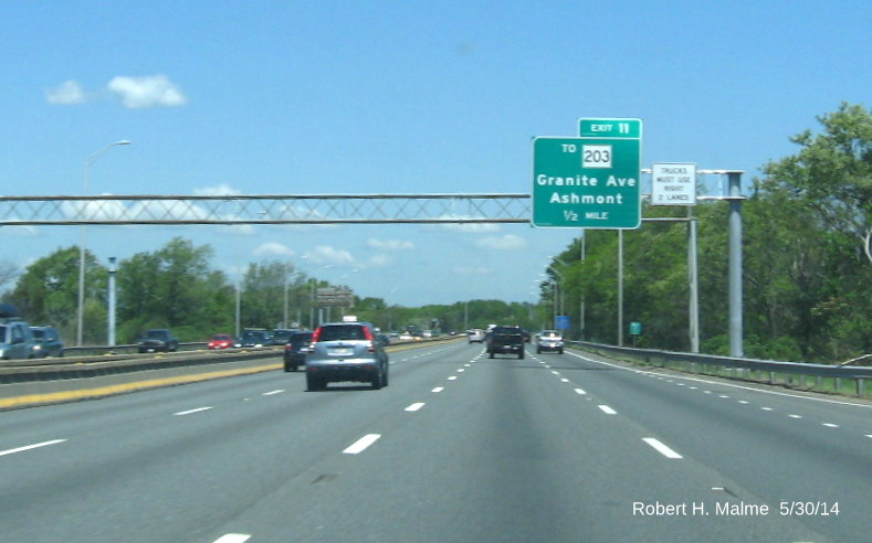 Image of new 1/2 mile advance overhead sign for Exit 11 on I-93 North in Milton