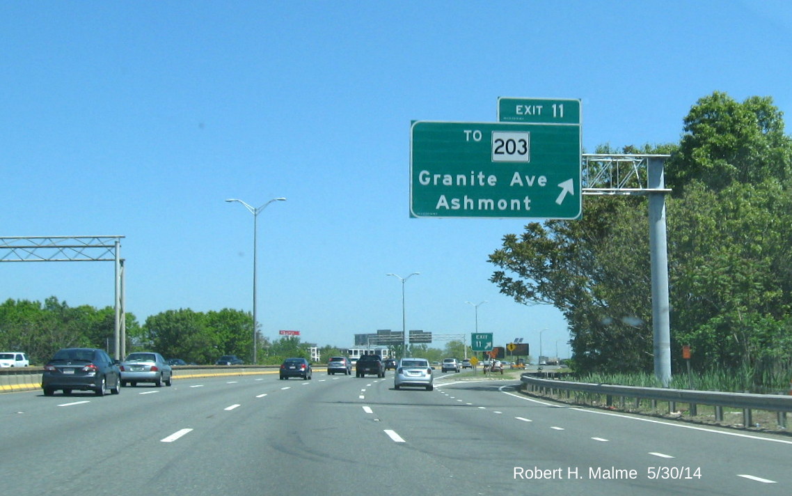 Image of new off-ramp sign for Exit 11 on I-93 North in Milton