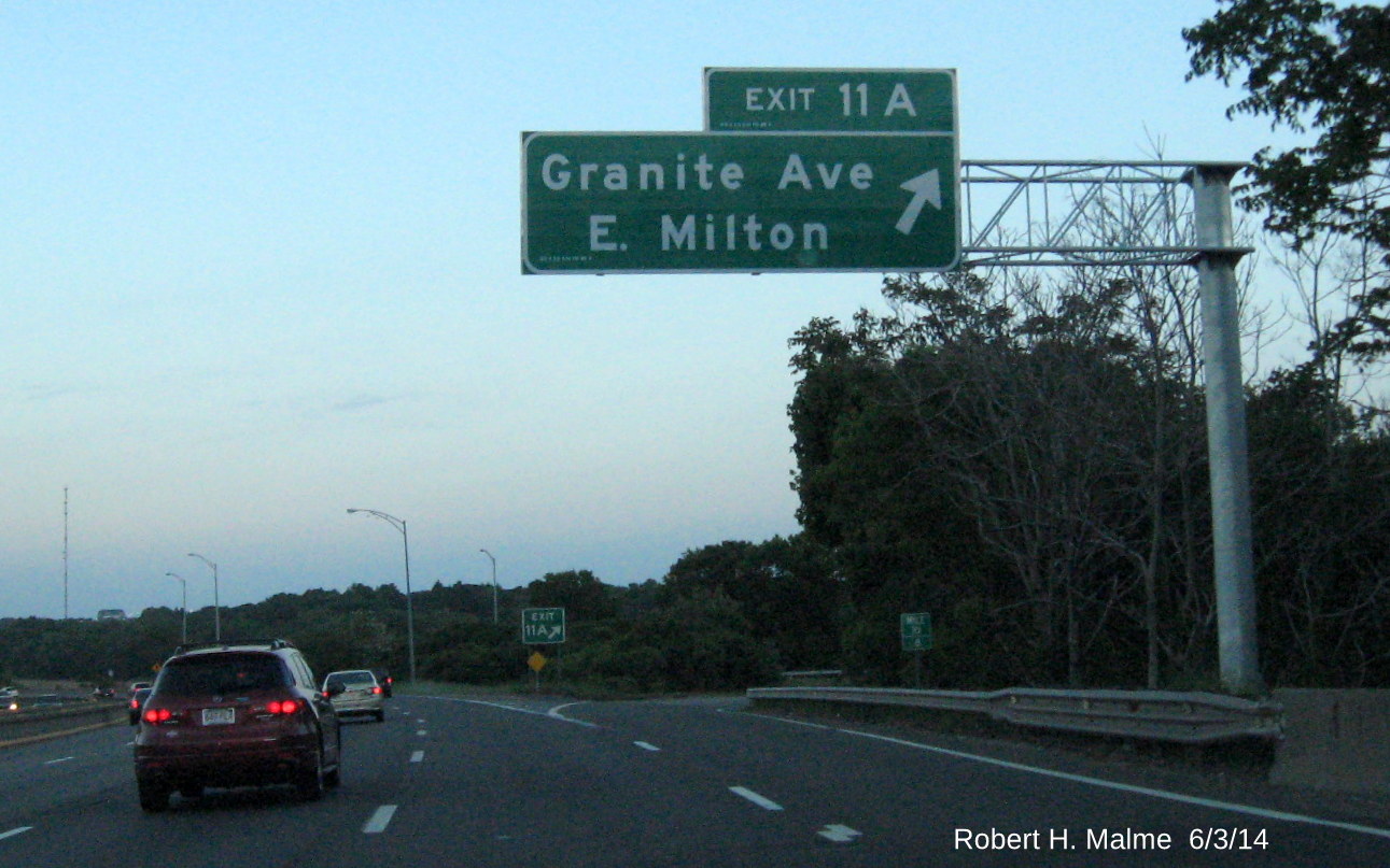 Image of new overhead sign at Exit 11A offramp on I-93 South in Milton