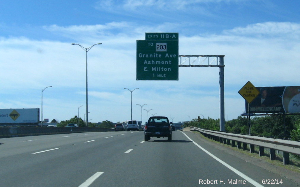 Image of new overhead 1 Mile advance sign for Exits 11 B and A on I-93 South in Boston