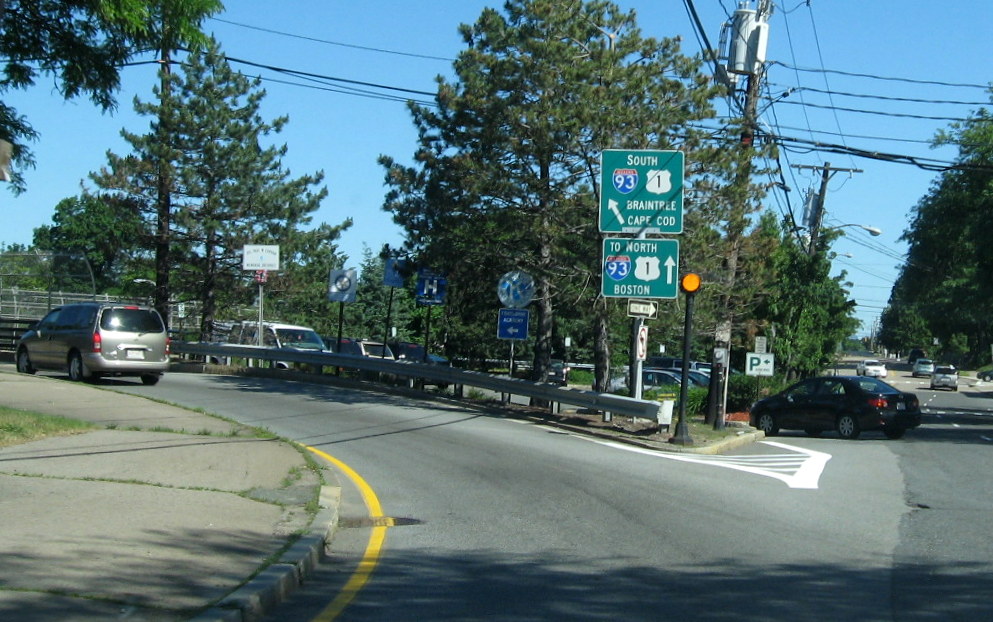Image of updated guide sign for I-93/US 1 in East Milton Square