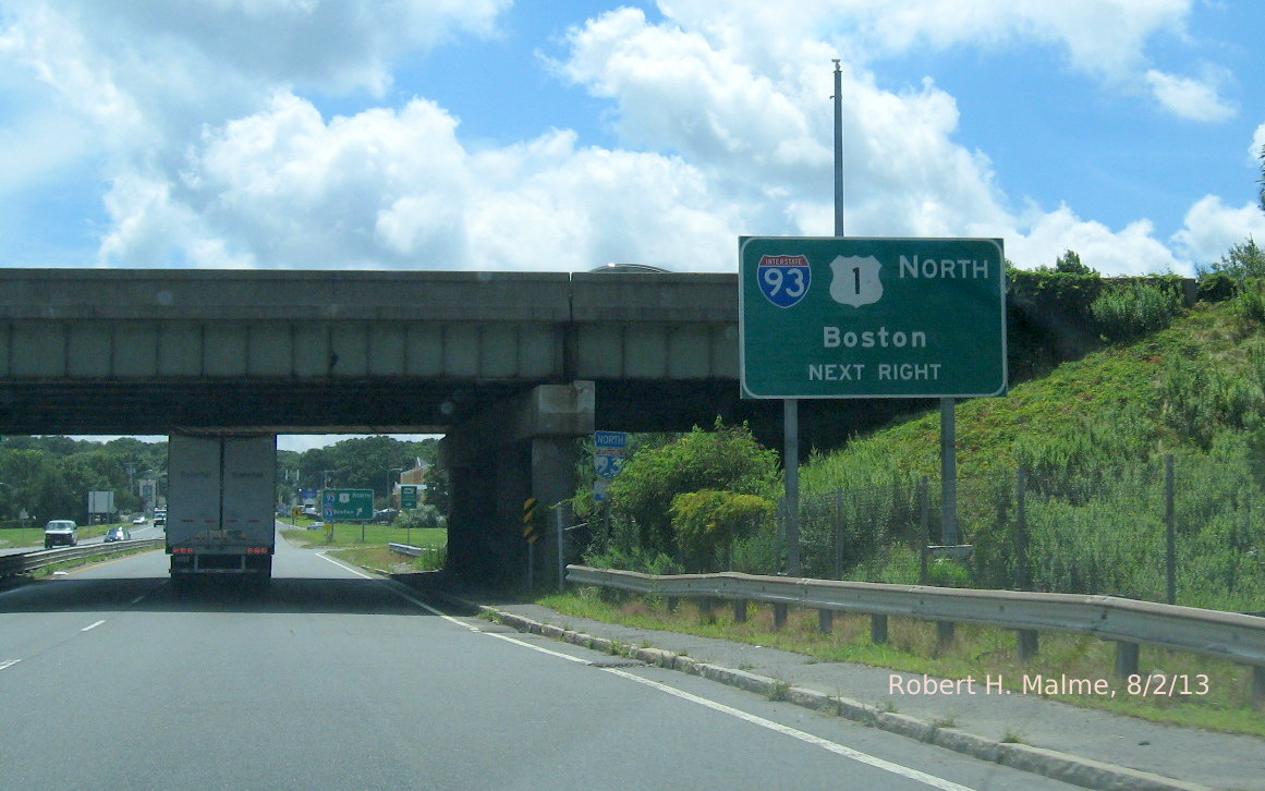 Photo of newly installed on-ramp signage for I-93 North from MA 28 South in Randolph