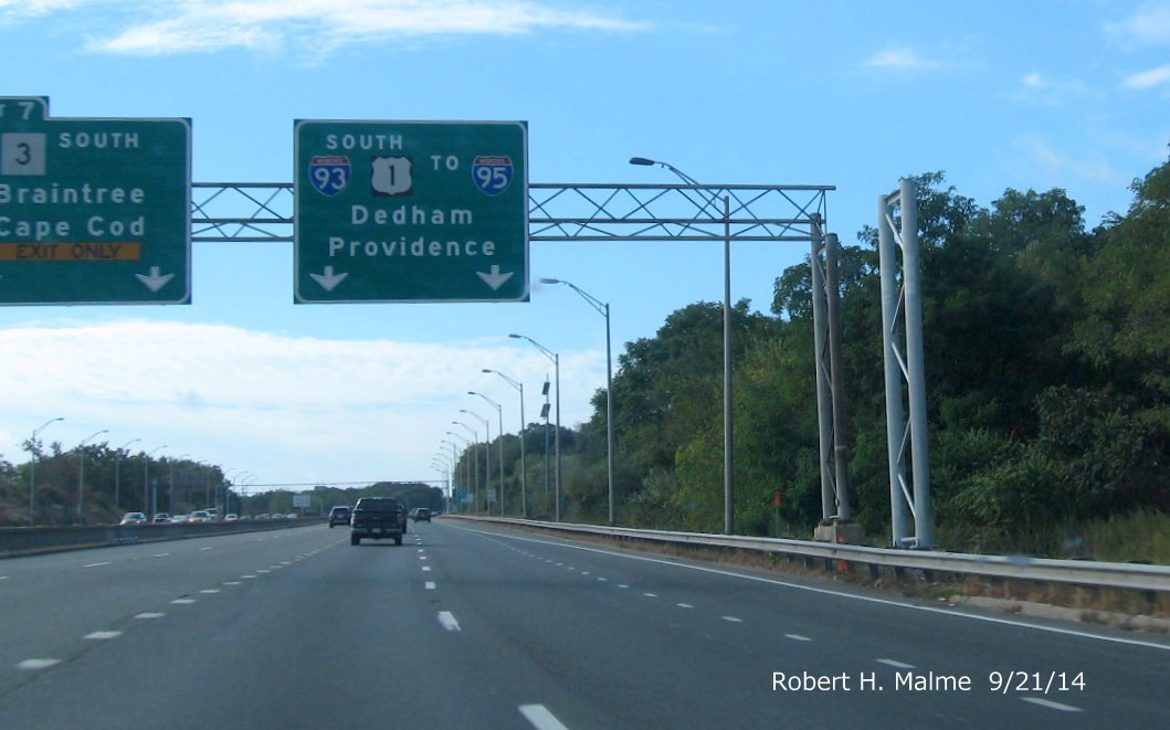 Image of right support structure for future overhead sign for Exit 7 on I-93 South in Quincy