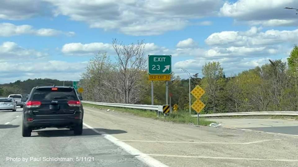 Image of gore sign for MA 60 exit with new milepost based exit number and yellow Old Exit 32 sign attached below on I-93 North in Medford, by Paul Schlichtman, May 2021