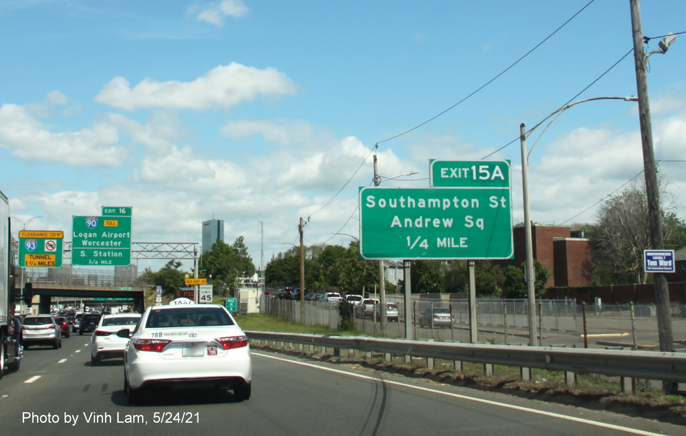 Image of 1/2 mile advance sign for Southampton Street exit with new milepost based exit number on I-93/Southeast Expressway North in South Boston, by Vinh Lam, May 2021