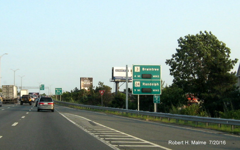 Image of newly placed Real Travel Time sign on I-93 South in Dorchester
