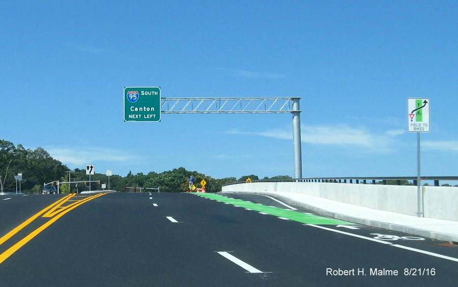 Image of newly placed overhead guide sign for I-95 South on new Kendrick St. bridge in Needham