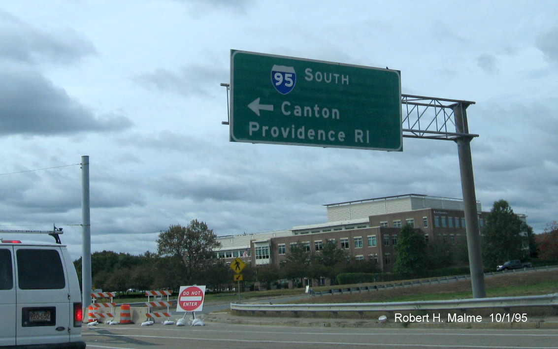Image of repurposed overhead exit ramp sign for I-95 South on MA 9 West in Wellesley