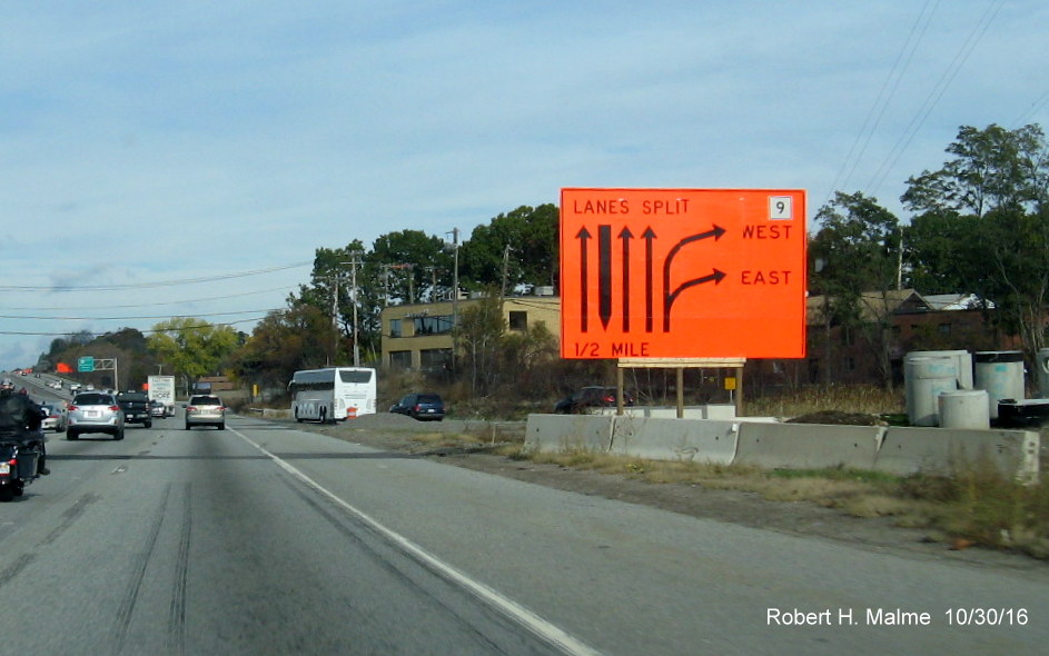 Image of new temporary signing for new alignment for traffic exiting I-95 North at MA 9 in Wellesley