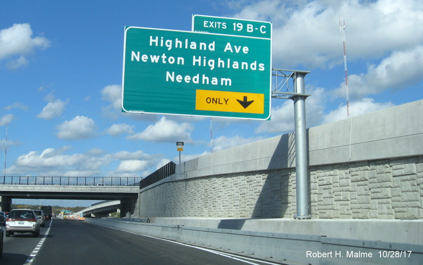 Image of new Highland Ave overhead exit sign for ramp now open for I-95 North traffic in Needham