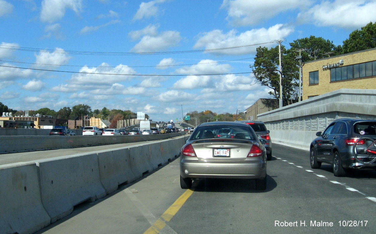 Image of traffic on newly opened C/D ramp heading onto I-95 North in Add-A-Lane Project work zone in Needham