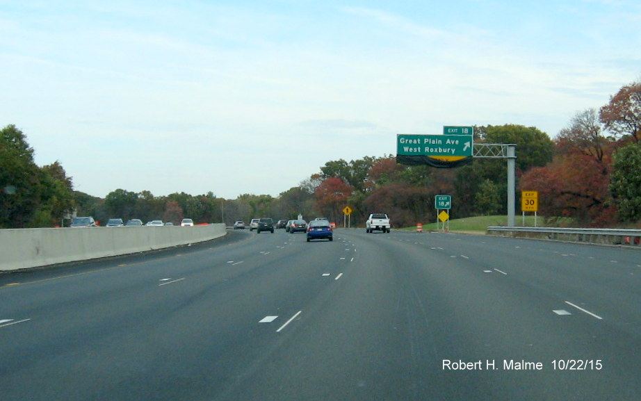 Image of newly opened vourth lane by Great Plain Ave exit on I-95 North in Dedham