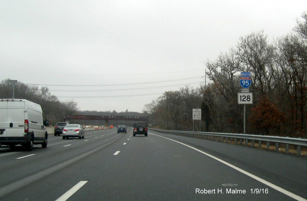 Image of new North I-95/MA 128 trailblazer beyond Great Plain Ave. exit in Needham