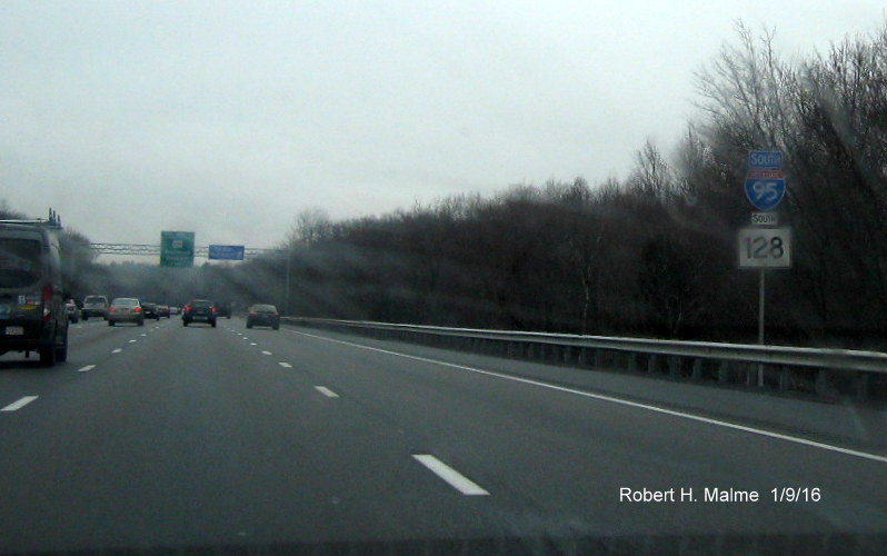 Image of new I-95/MA 128 South trailblazer after MA 135 exit in Dedham