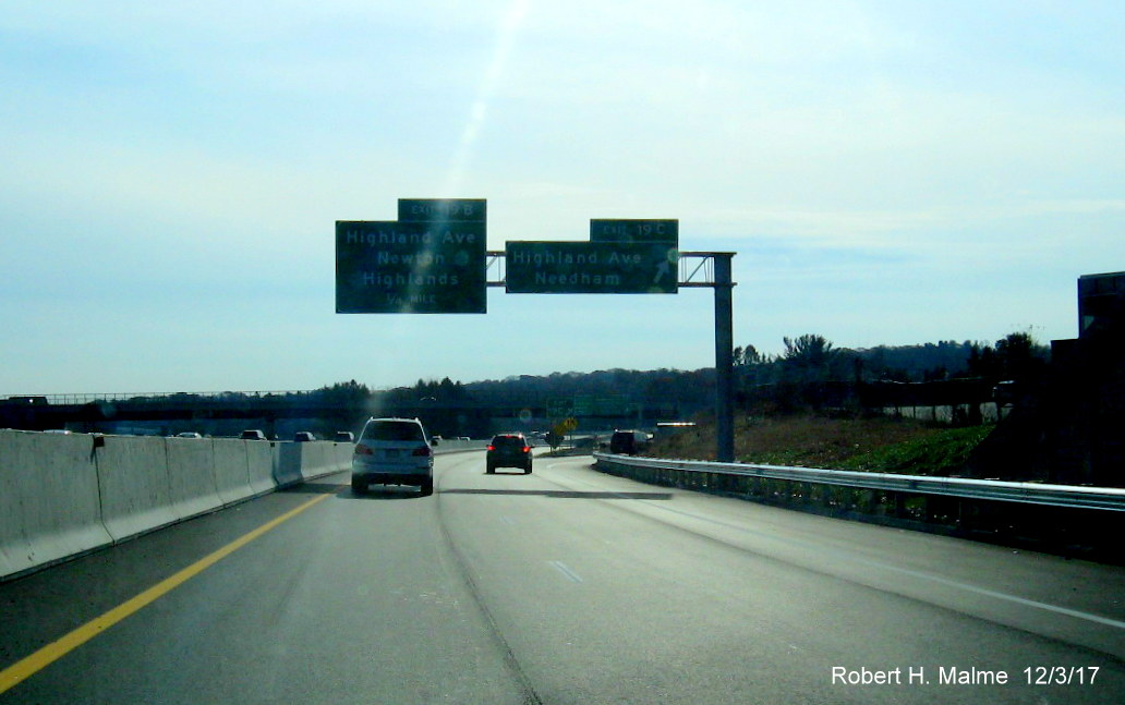 Image of overhead exit signs along C/D ramp o I-95 South at Highland Ave in Needham