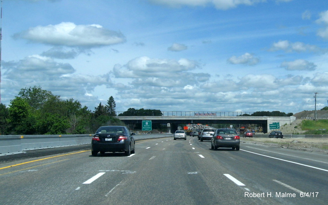 Image of construction taking place near Highland Ave bridge in Add-A-Lane Project work zone from I-95 North in Needham