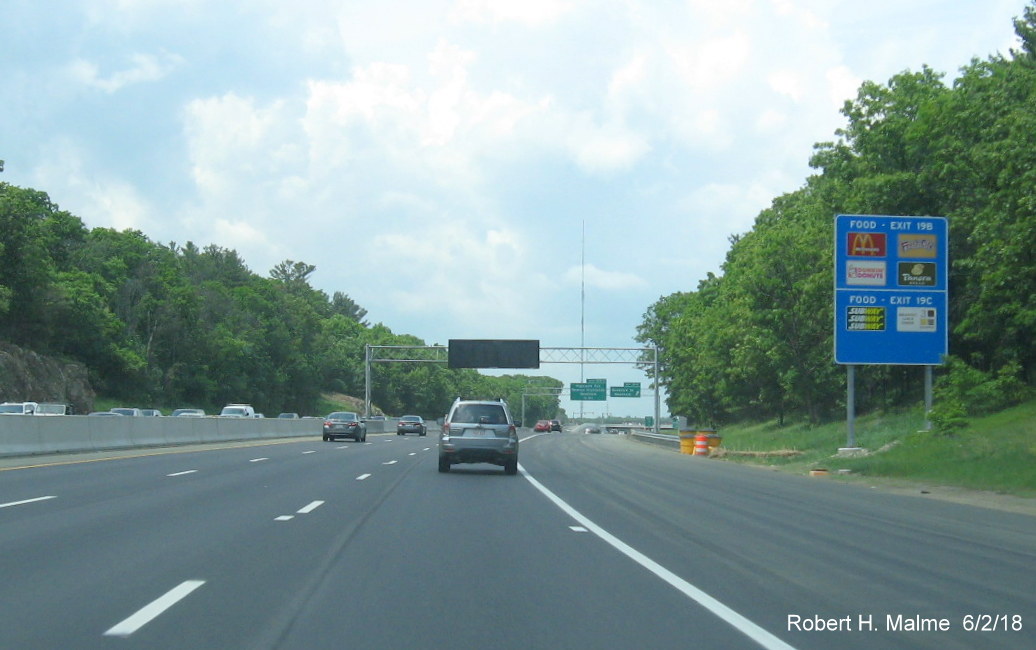 Image of final pavement and lane markers on I-95 North in Add-A-Lane Project work zone prior to Kendrick Street in Needham