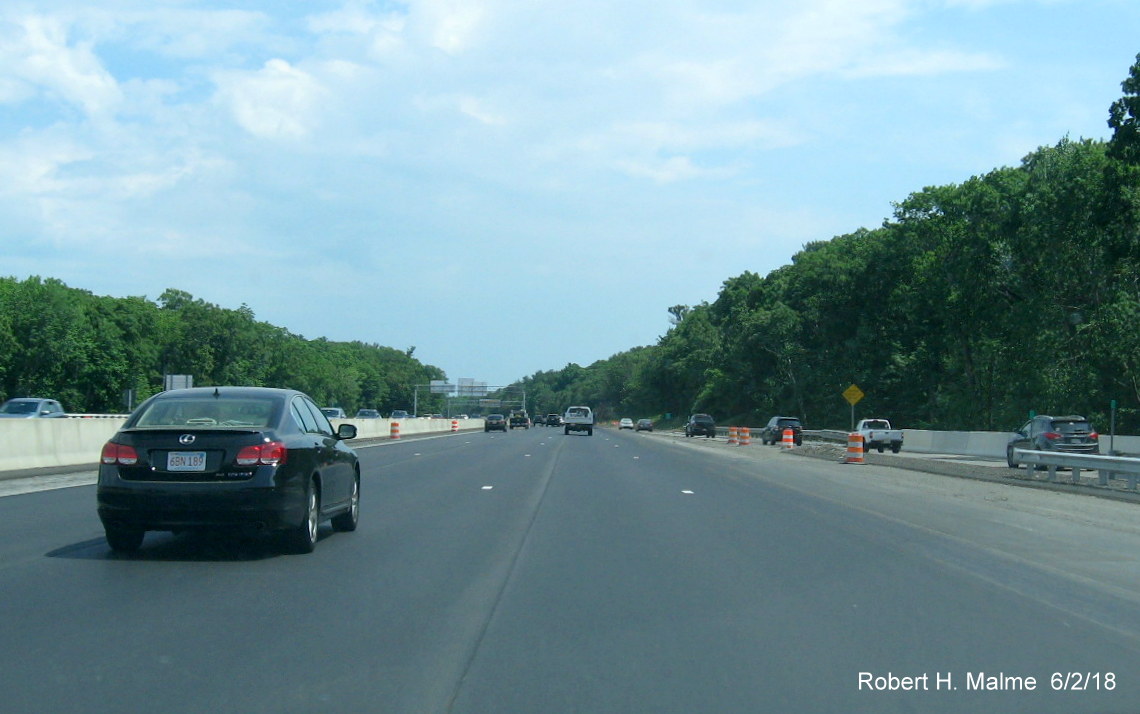 Image of completed paved lanes on I-95 South just after Kendrick St on-ramp in Add-A-Lane Project work zone in Needham