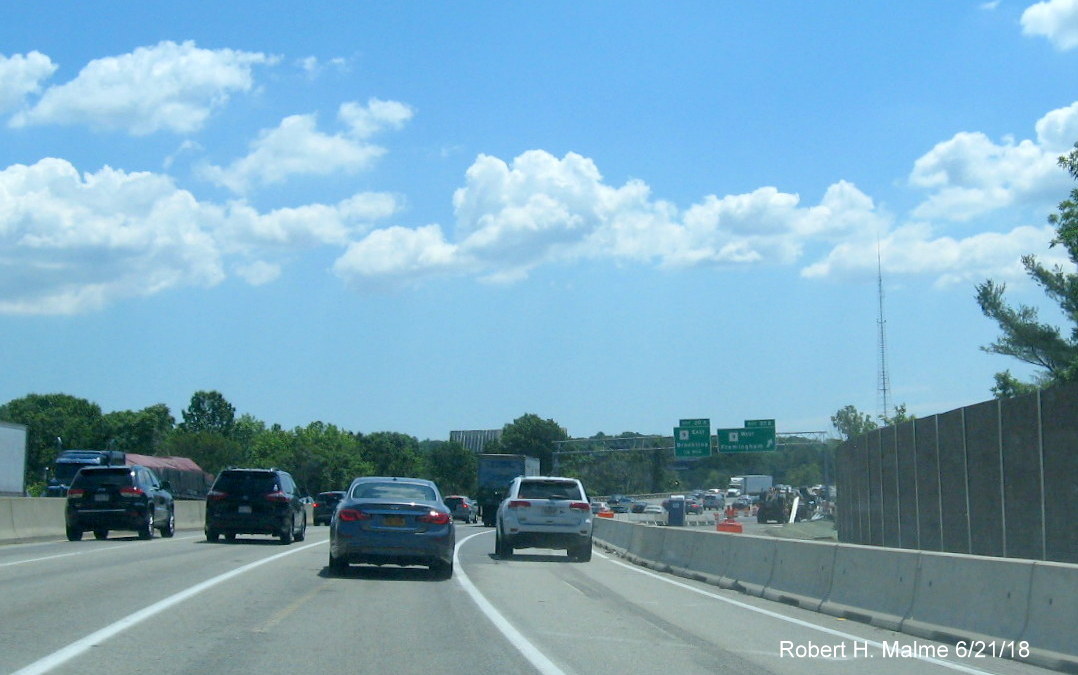 Image of traffic approaching newly revised MA 9 interchange on I-95 South in Add-A-Lane Project work zone in Wellesley
