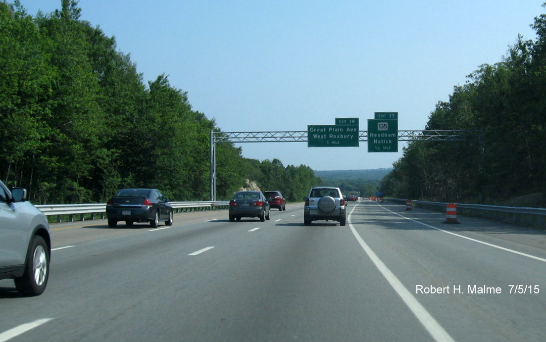 Image of new lane, unopened, along I-95 North near MA 135 in Dedham