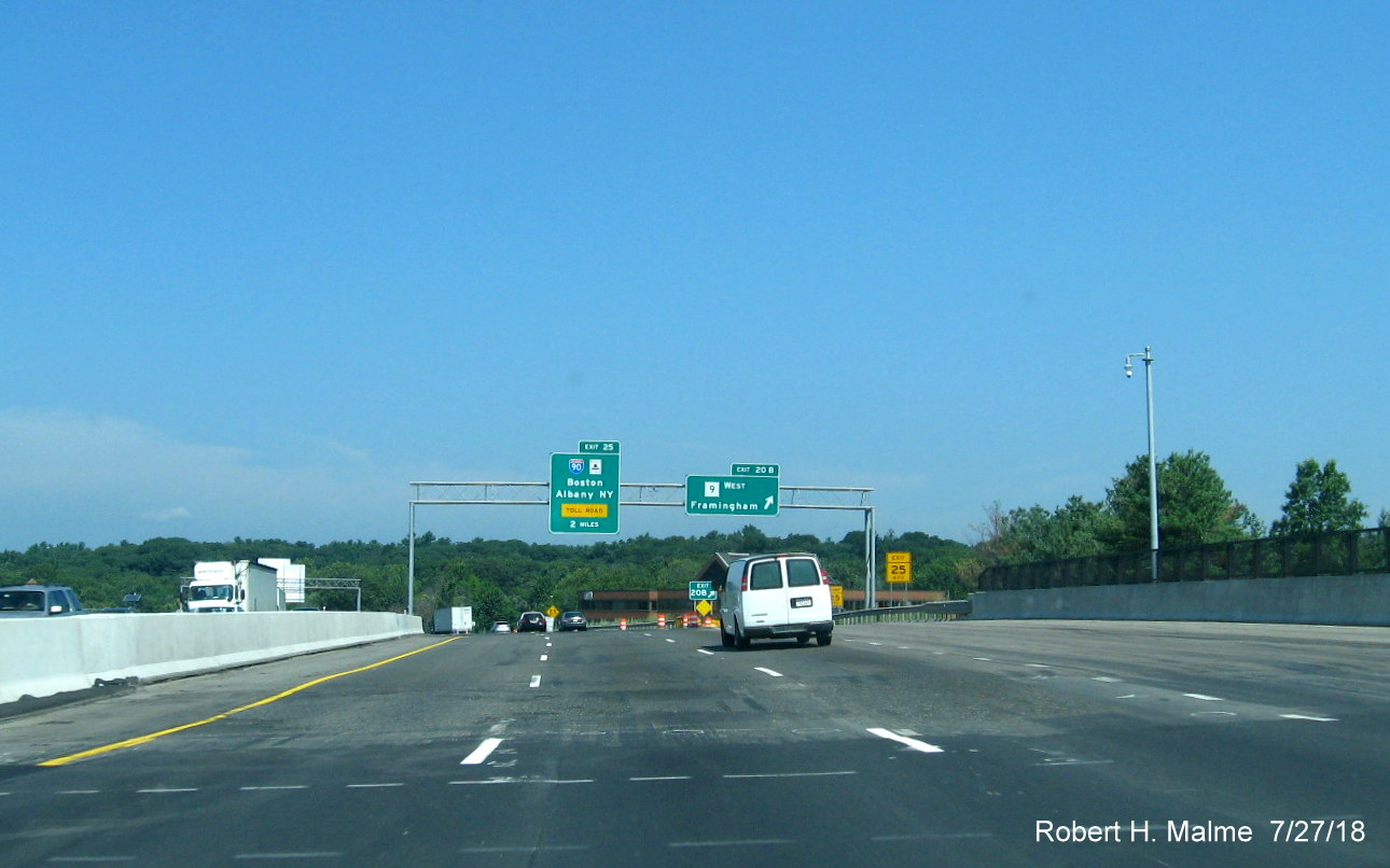 Image of paving remaining to completed on new bridge over MA 9 on I-95 North in Add-A-Lane Project work zone in Wellesley