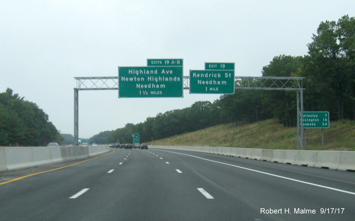 Image of newly placed overhead sign for Highland Ave exit on I-95 North in Needham