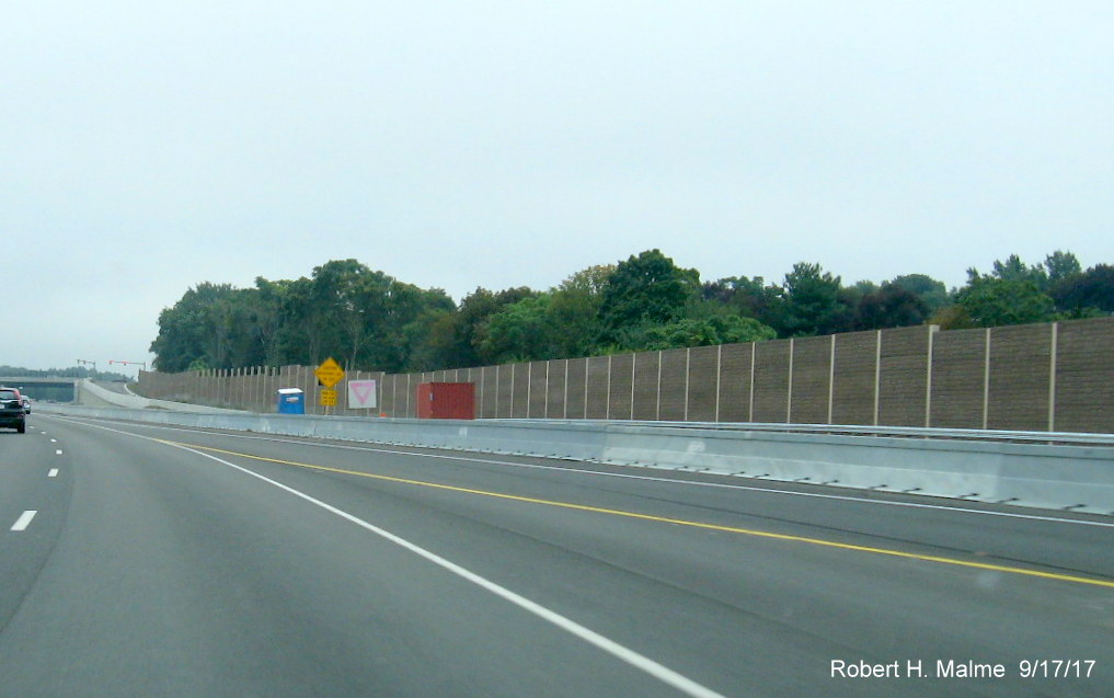 Image taken of noise wall construction along I-95 South between Highland Ave and Kendrick St in Needham