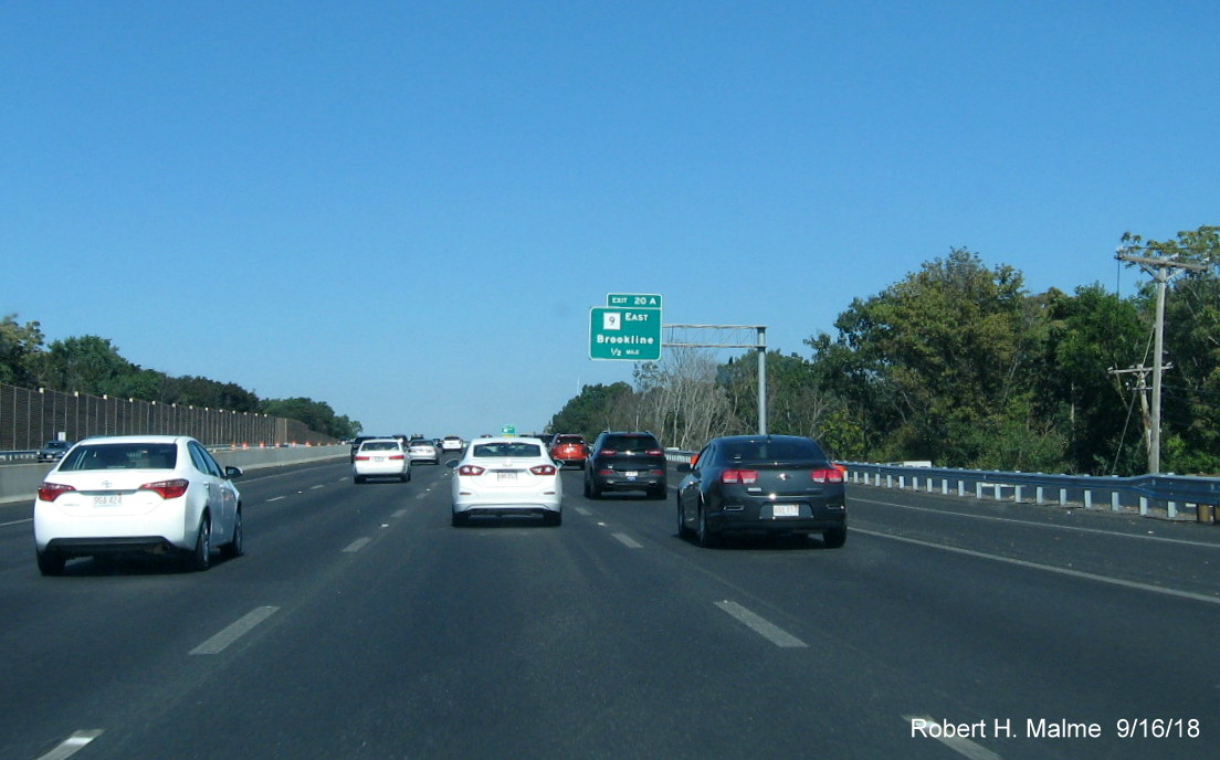 Image of auxiliary lane still closed next to 4 open travel lanes on I-95 North in Add-A-Lane Project work zone in Needham