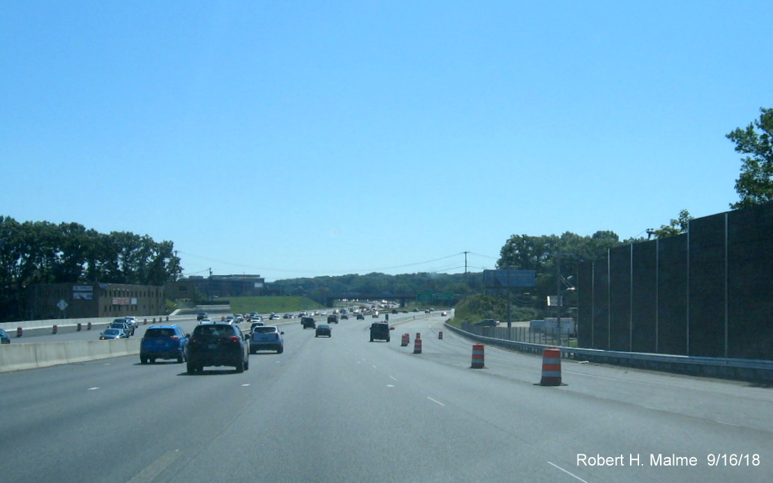 Image of newly opened right lane and still closed auxiliary lane on I-95 South in Add-A-Lane Project work zone in Needham