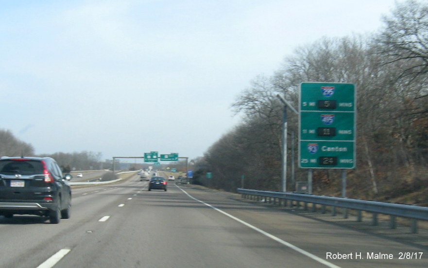 Image of activated Real Time Traffic sign on I-95 North in Attleboro