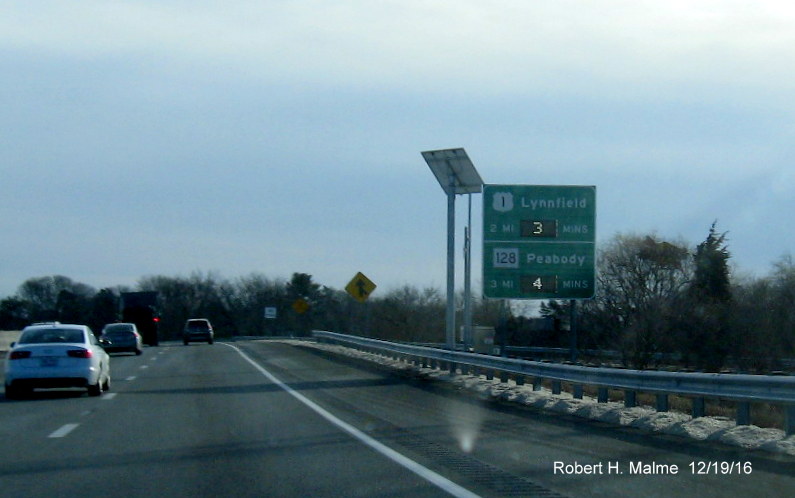 Image of activated Real Time Traffic sign on I-95/MA 128 North in Wakefield