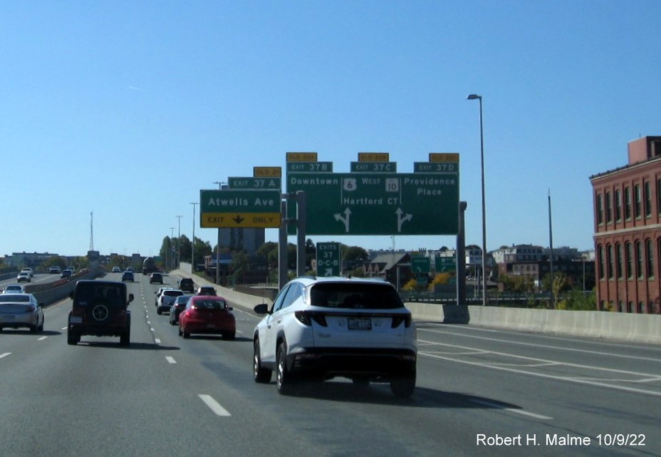 Image of advance sign for Atwells Avenue exit with new milepost based exit number and yellow Old Exit 19 sign on top of exit tab on I-95 South in Providence, October 2022