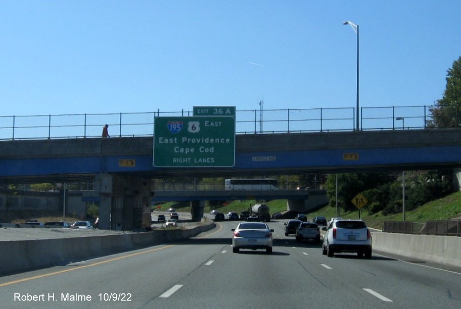 Image of 1/2 mile advance sign for I-195/US 6 East exit with new milepost based exit number on I-95 South in Providence, October 2022