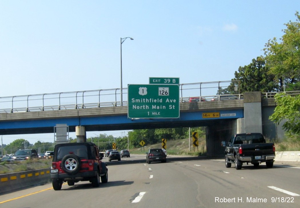 Bridge mounted 1 mile advance for US 1/RI 126 exits with new milepost based exit numbers on I-95 South in Pawtucket, September 2022