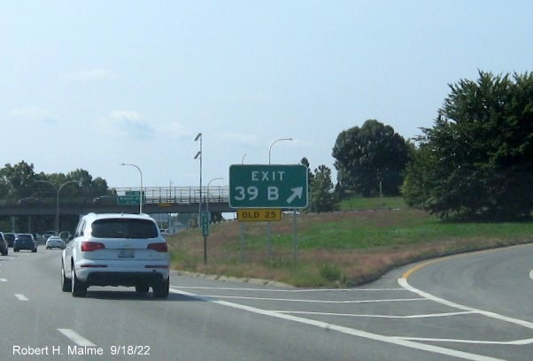 Gore sign for US 1 RI 126 exit with new milepost based exit number and Old Exit 25 sign below on I-95 South in Pawtucket, September 2022